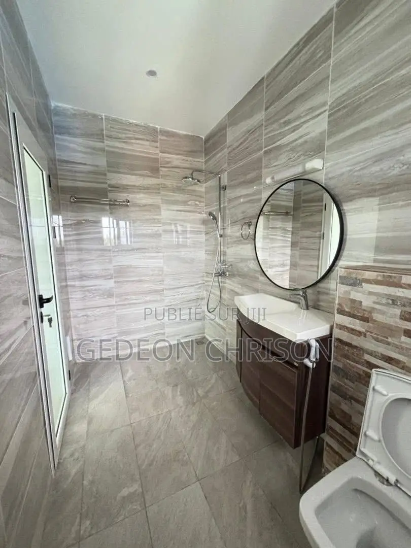 3chbre Appartement dans Cocody à Vendre