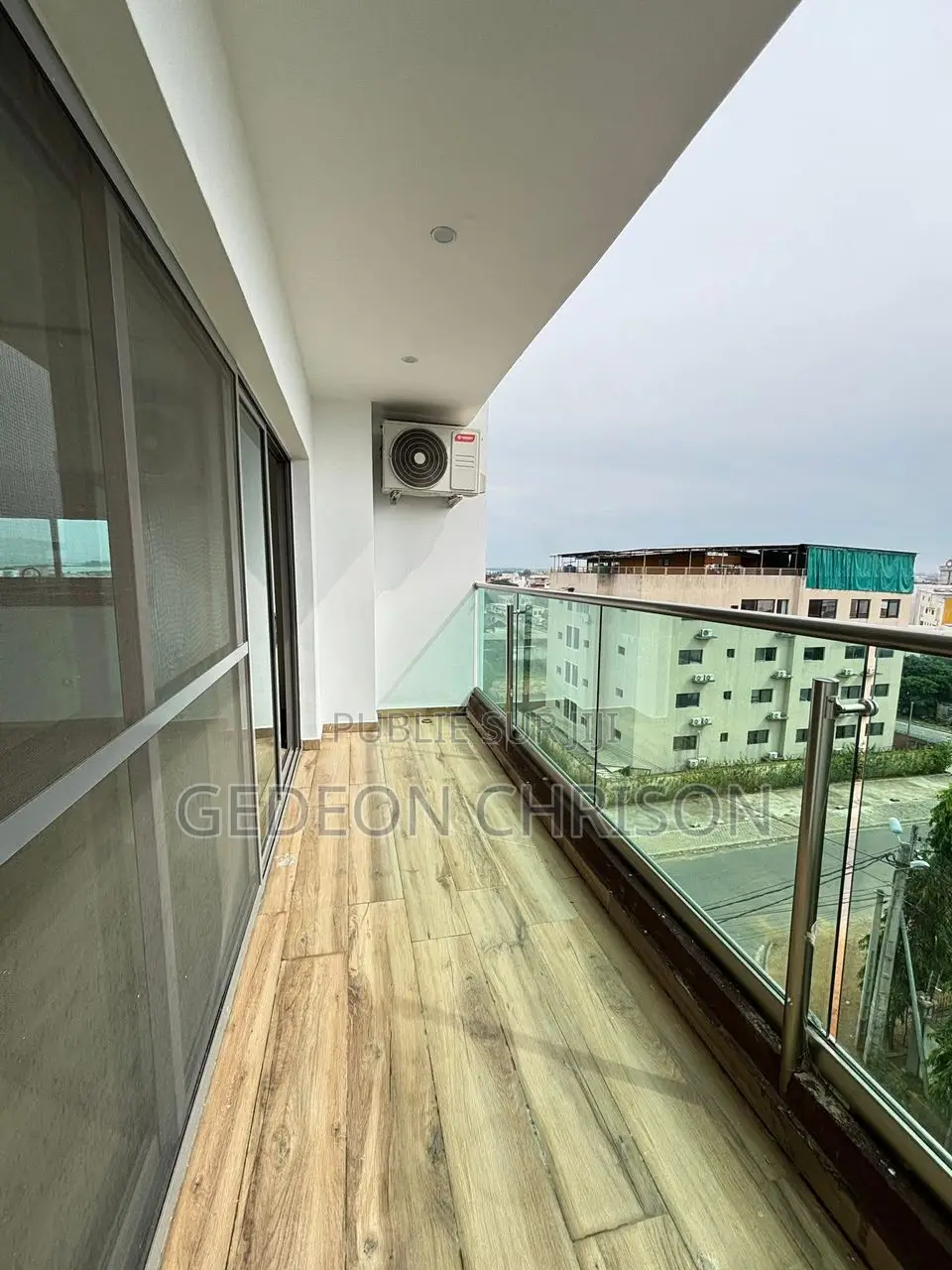 3chbre Appartement dans Cocody à Vendre