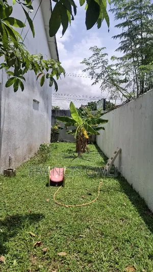 5chbre Duplex dans Francis Gweh, Cocody à Louer