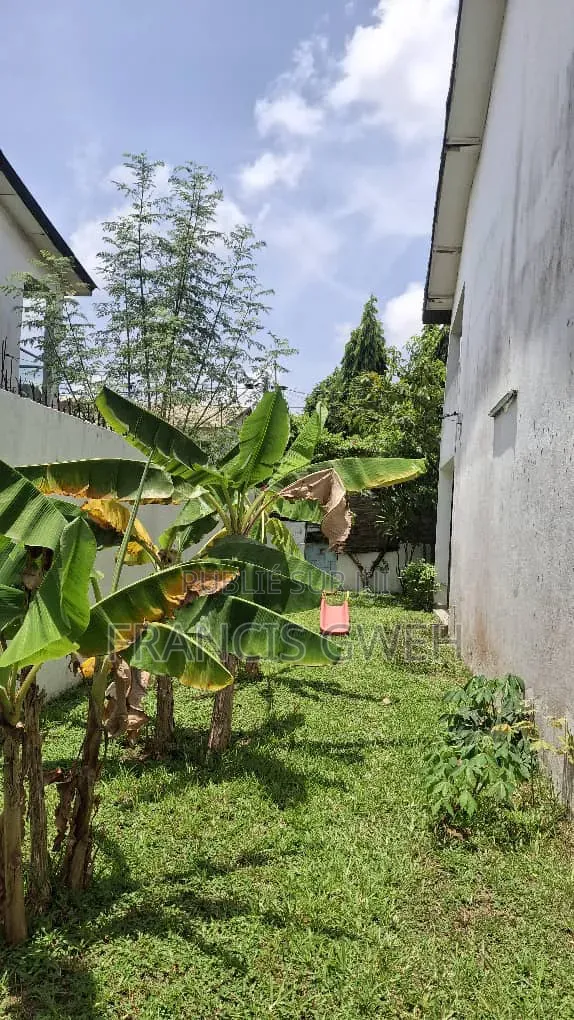 5chbre Duplex dans Francis Gweh, Cocody à Louer