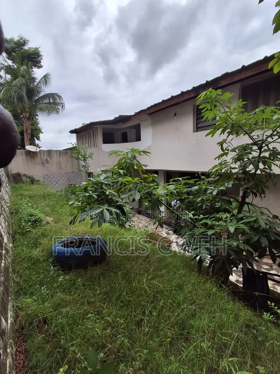5chbre Duplex dans Francis Gweh, Cocody à Louer