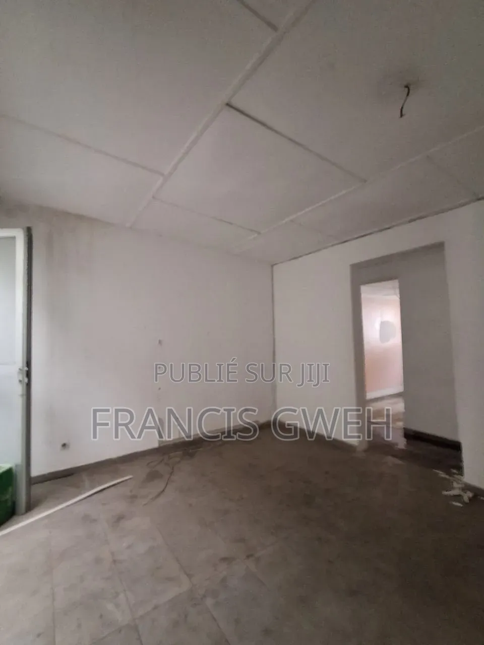 5chbre Duplex dans Francis Gweh, Cocody à Louer