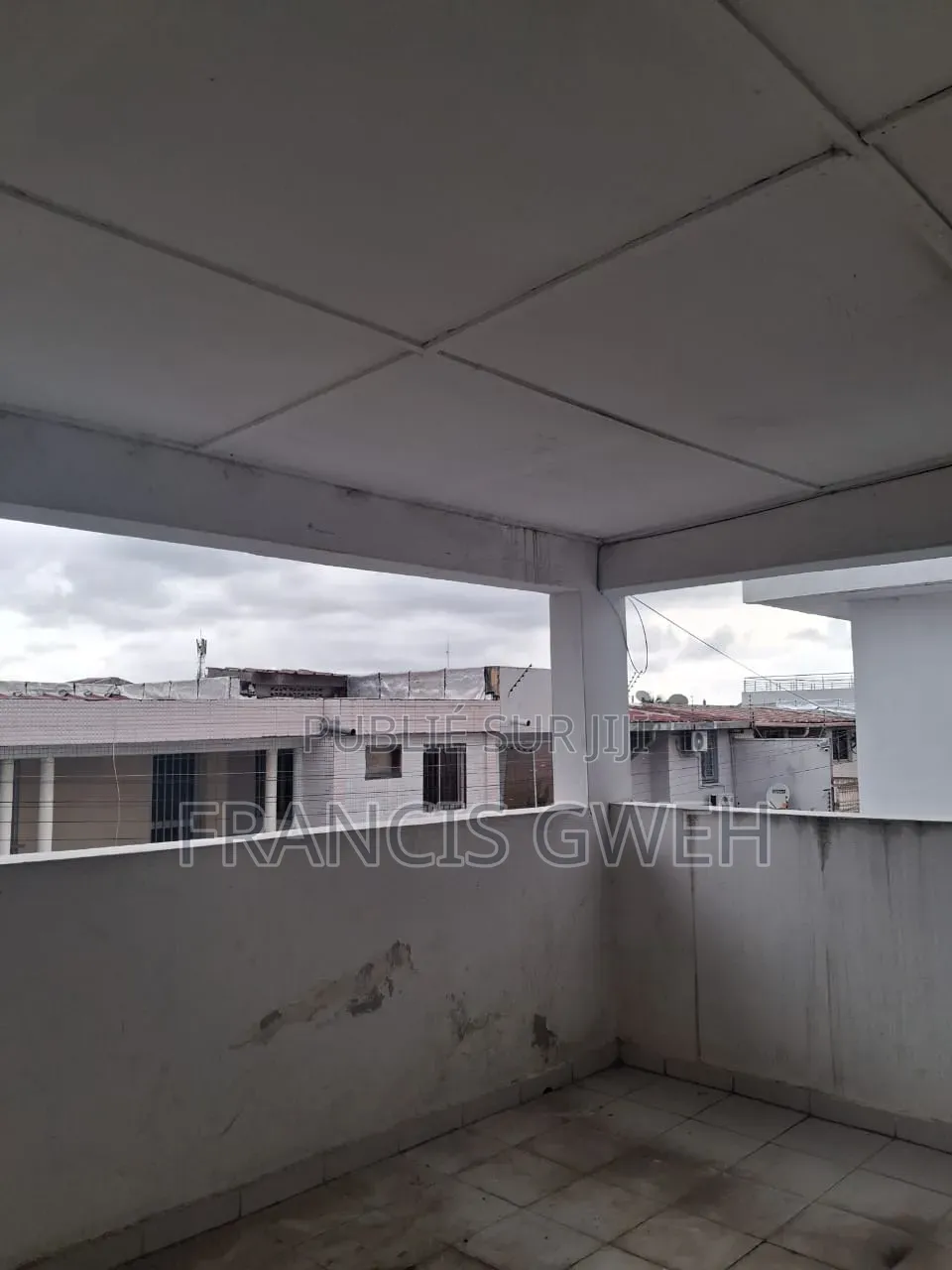5chbre Duplex dans Francis Gweh, Cocody à Louer