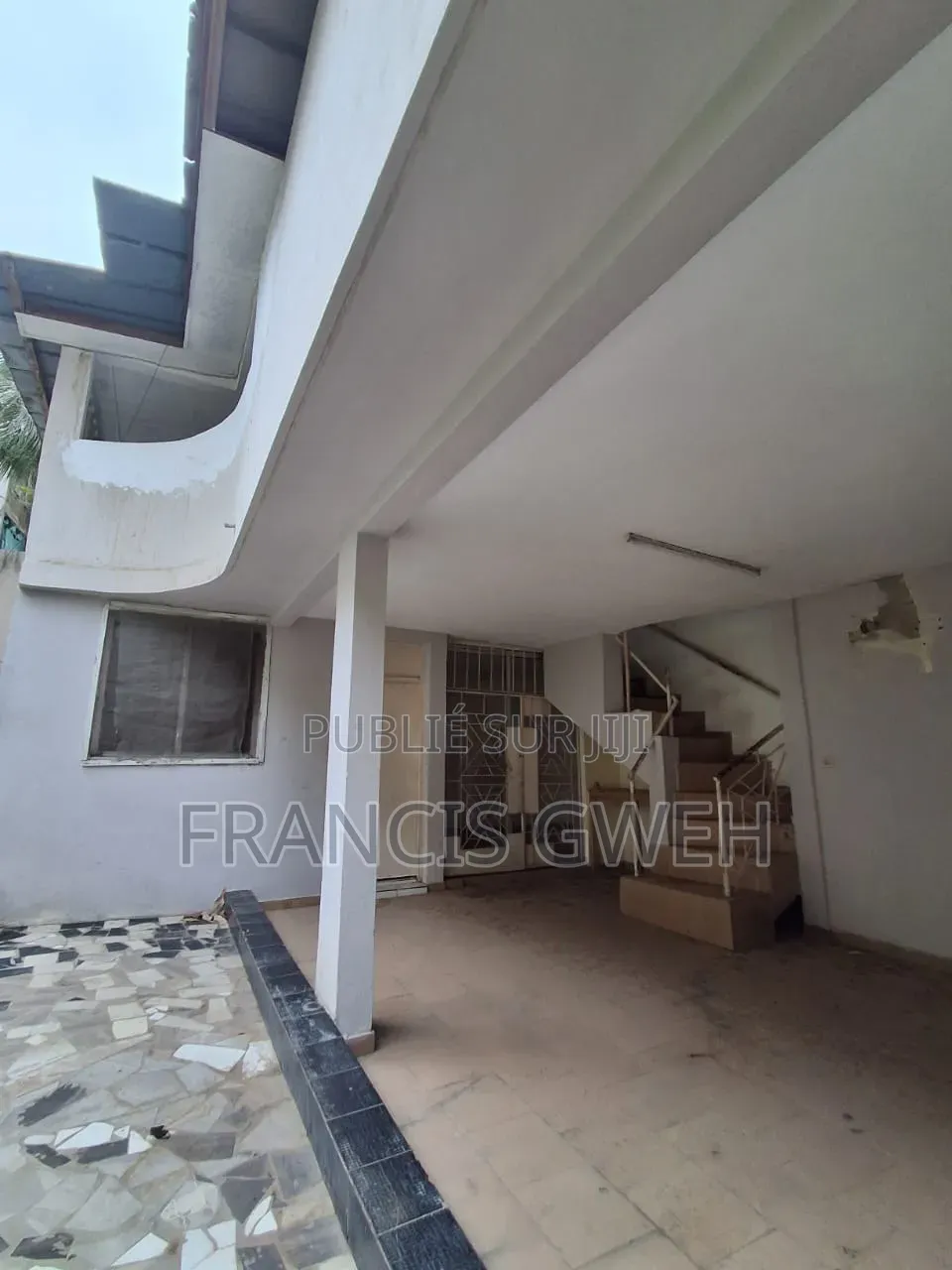 5chbre Duplex dans Francis Gweh, Cocody à Louer