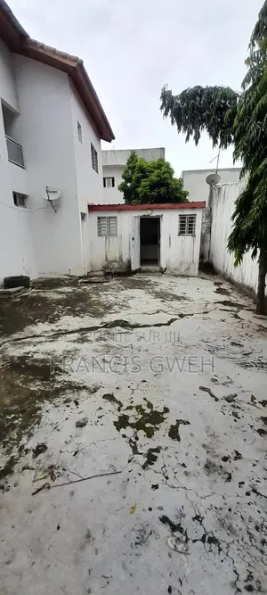 5chbre Duplex dans Francis Gweh, Cocody à Louer