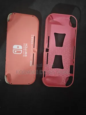 Nintendo Switch Lite Craqué