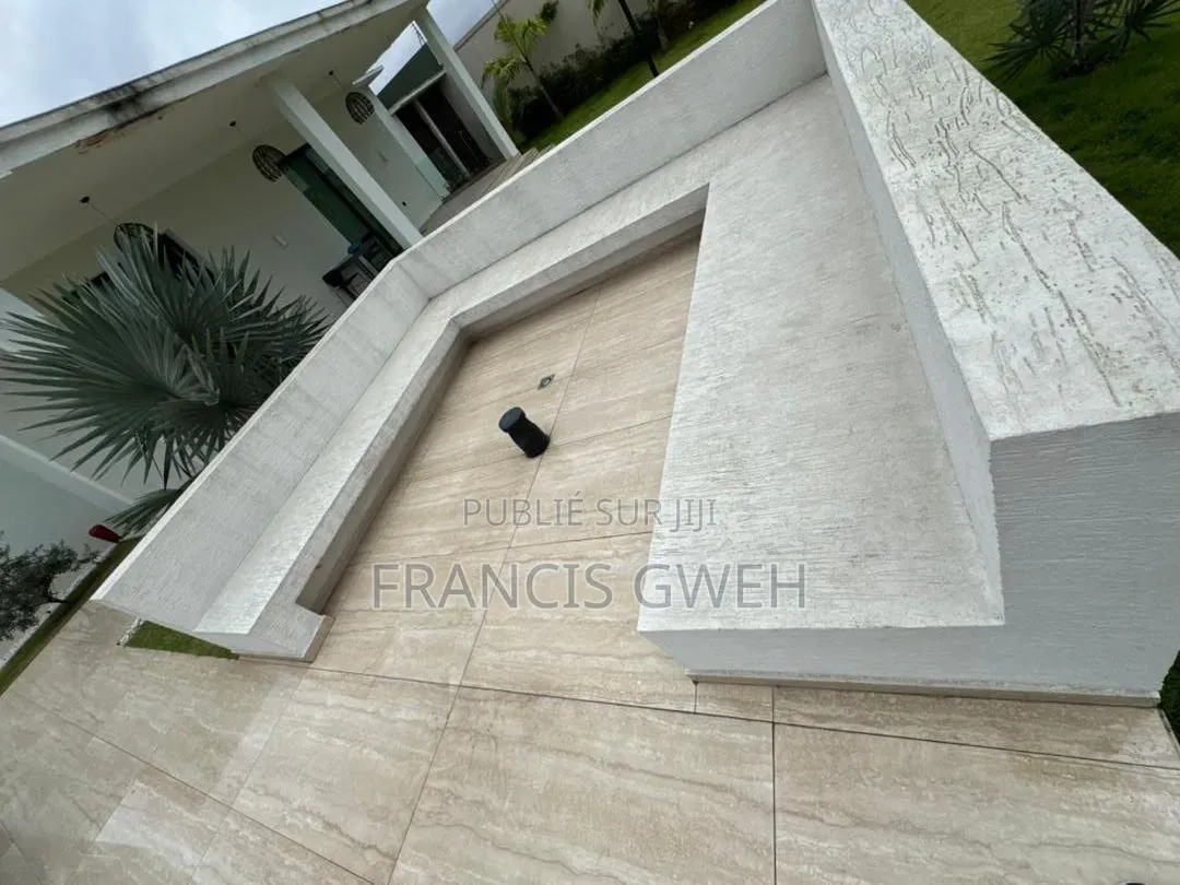 9chbre Duplex dans Francis Gweh, Cocody à Vendre