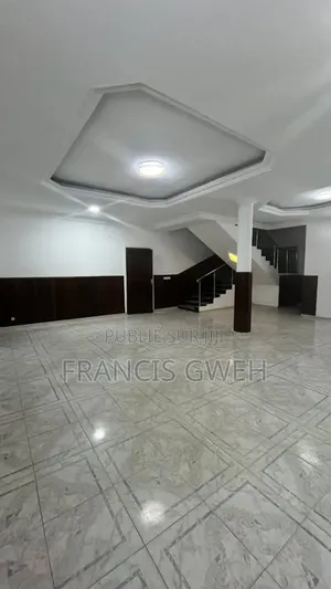 10chbre Duplex dans Francis Gweh, Cocody à Louer