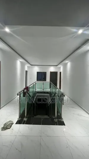 10chbre Duplex dans Francis Gweh, Cocody à Louer