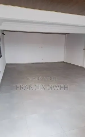 11chbre Duplex dans Francis Gweh, Cocody à Louer