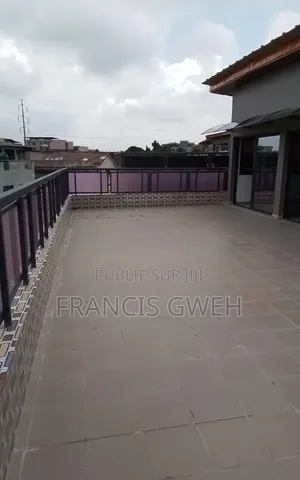 11chbre Duplex dans Francis Gweh, Cocody à Louer