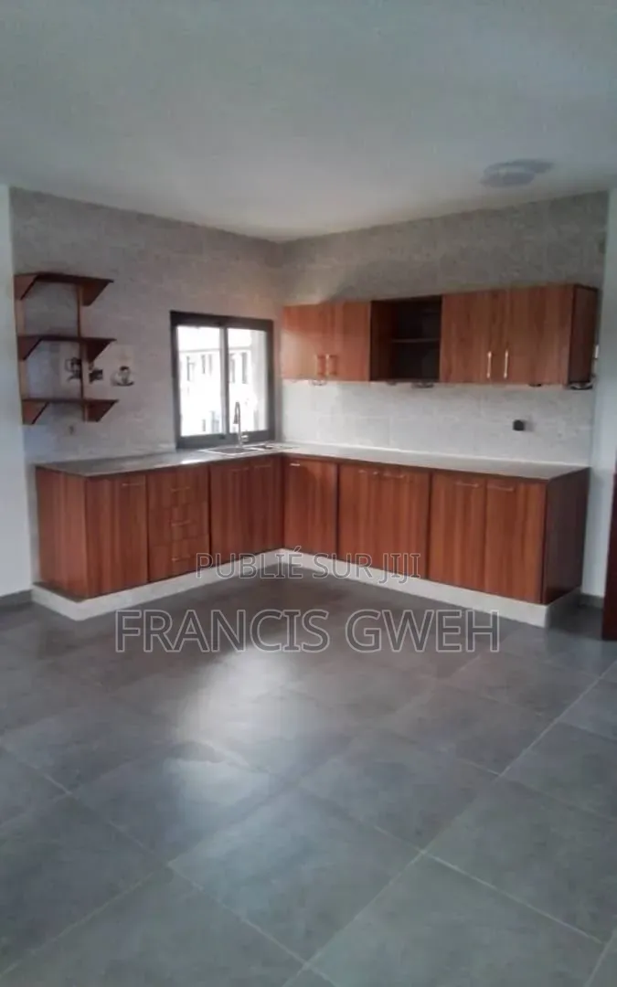 11chbre Duplex dans Francis Gweh, Cocody à Louer