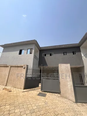 4chbre Duplex dans Francis Gweh, Cocody à Louer