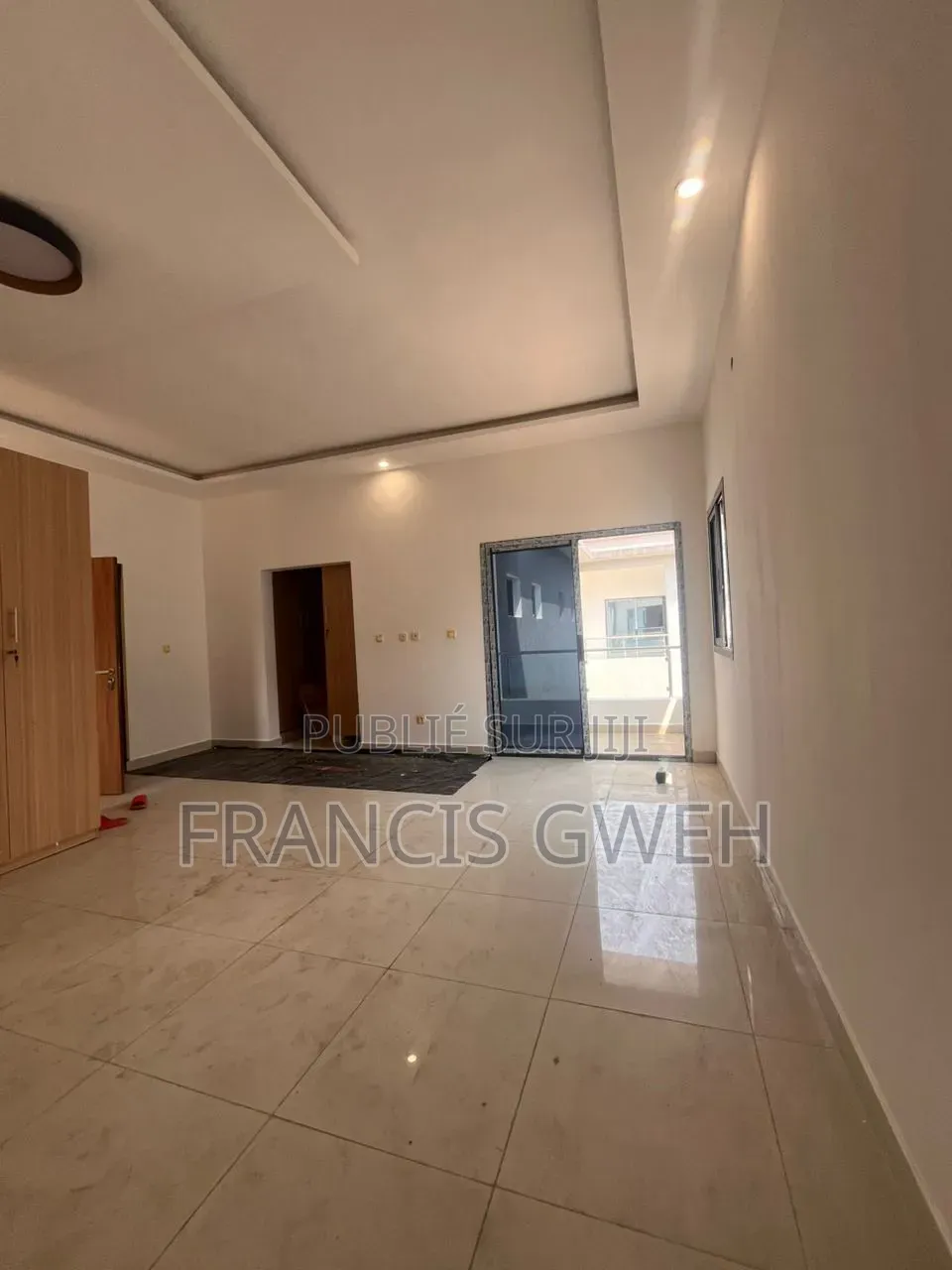 4chbre Duplex dans Francis Gweh, Cocody à Louer