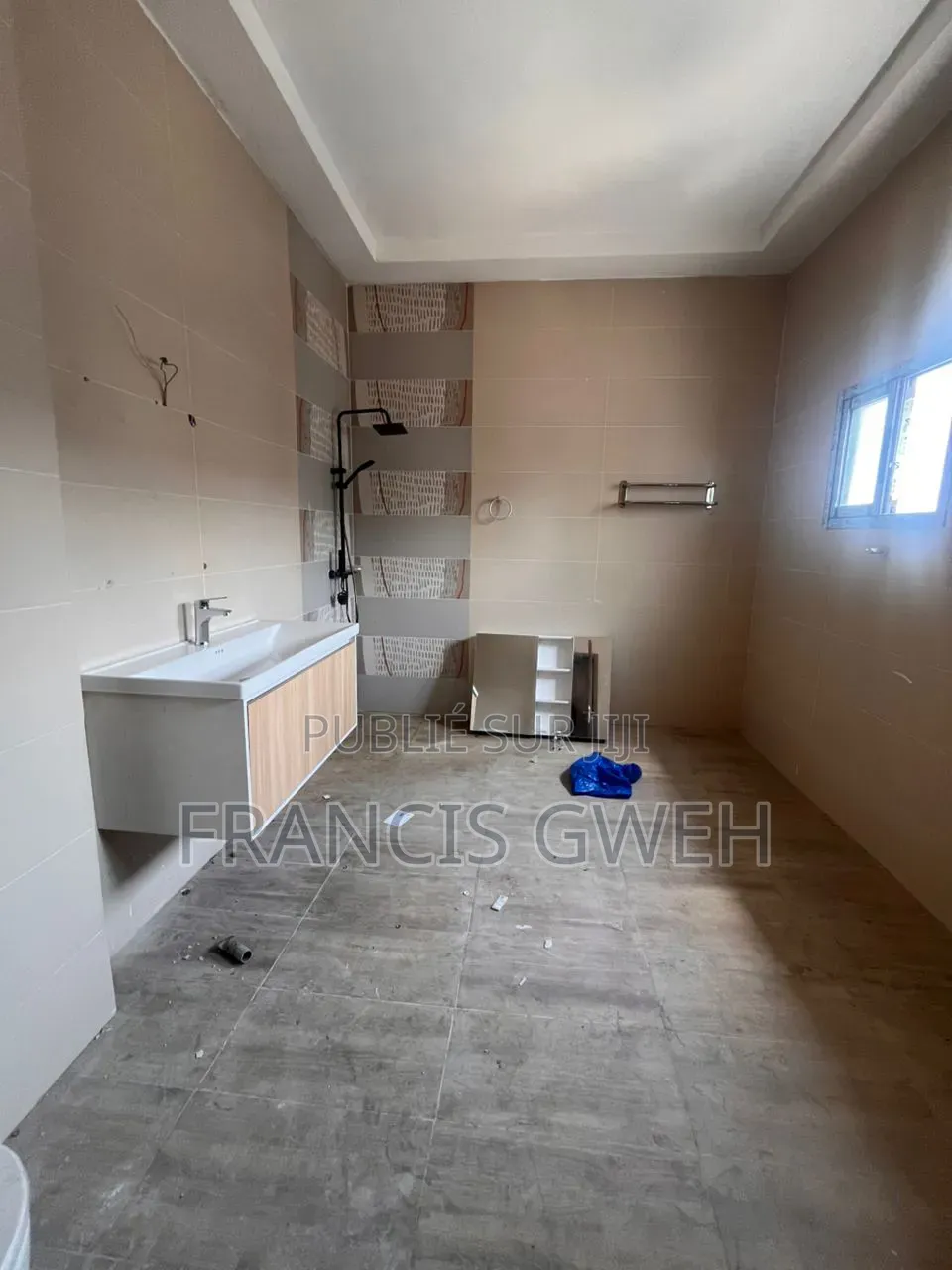 4chbre Duplex dans Francis Gweh, Cocody à Louer