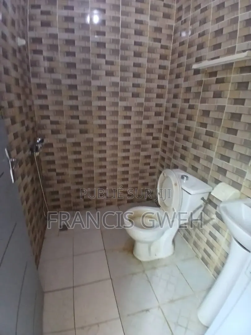 5chbre Duplex dans Francis Gweh, Cocody à Vendre