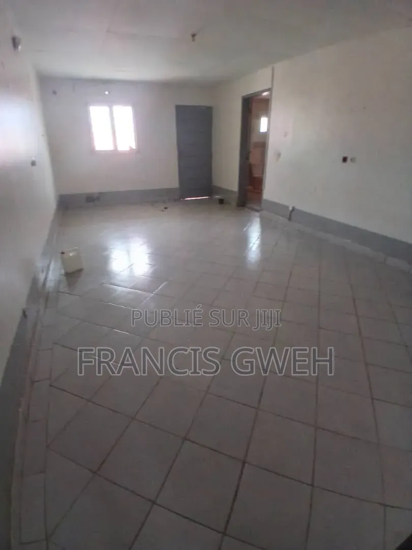 5chbre Duplex dans Francis Gweh, Cocody à Vendre