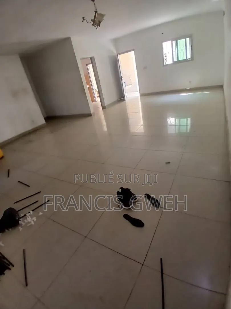 5chbre Duplex dans Francis Gweh, Cocody à Vendre