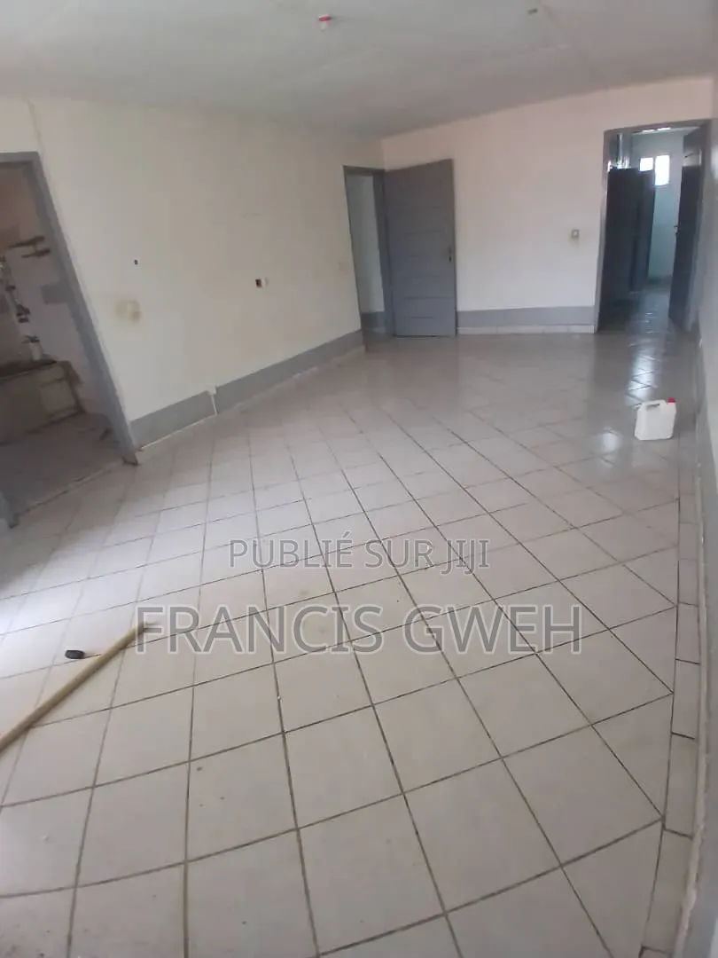 5chbre Duplex dans Francis Gweh, Cocody à Vendre
