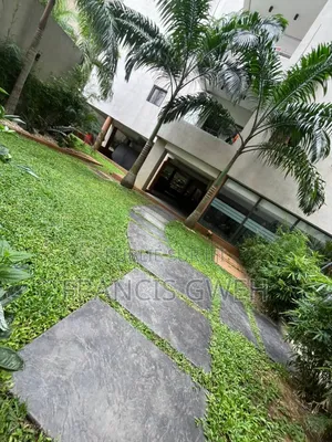 3chbre Appartement dans Francis Gweh, Cocody à Louer