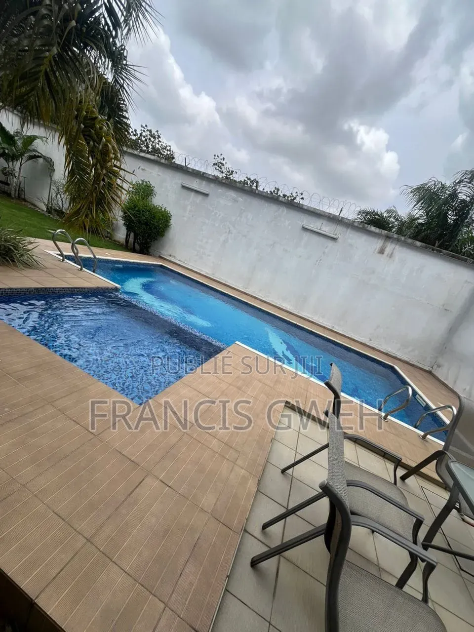 3chbre Appartement dans Francis Gweh, Cocody à Louer