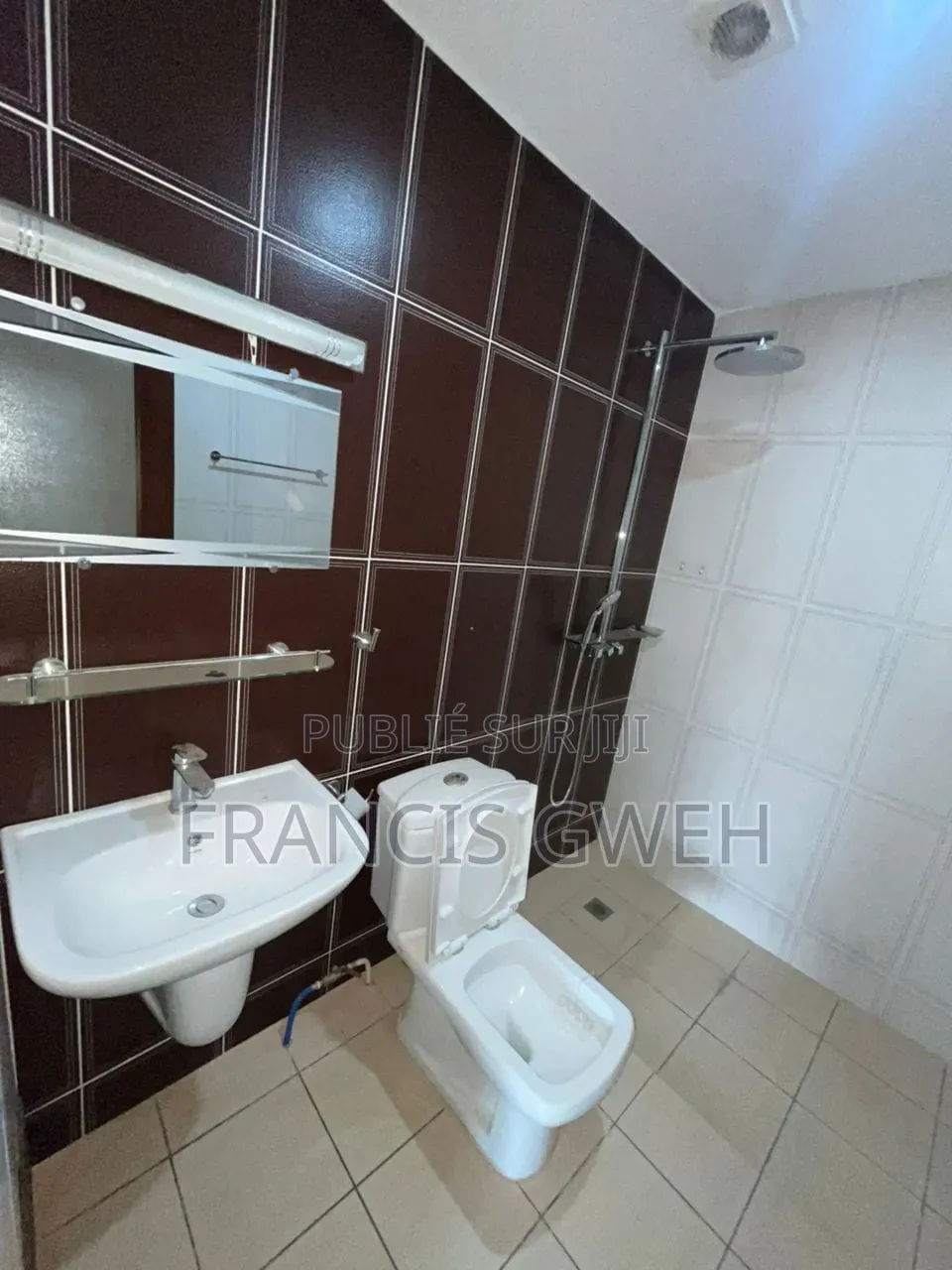 3chbre Appartement dans Francis Gweh, Cocody à Louer