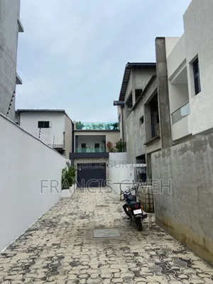 5chbre Duplex dans Francis Gweh, Cocody à Louer