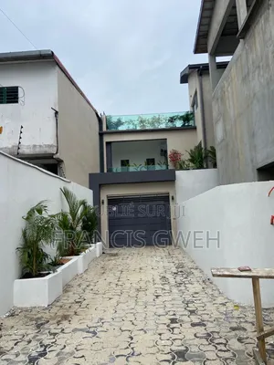 5chbre Duplex dans Francis Gweh, Cocody à Louer