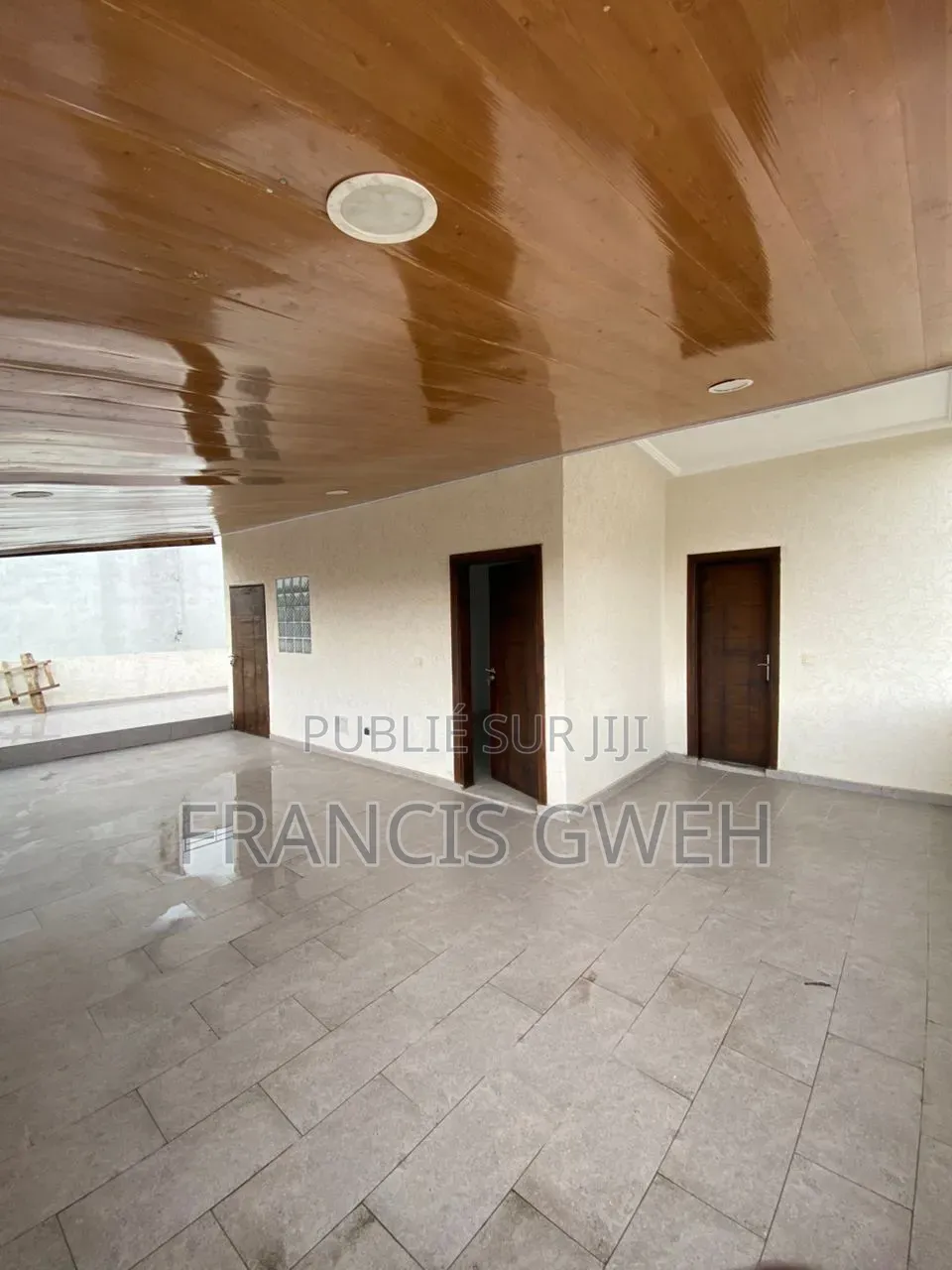 5chbre Duplex dans Francis Gweh, Cocody à Louer