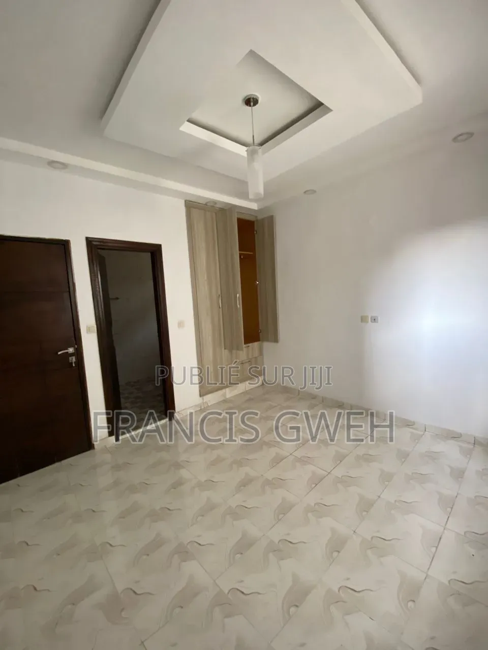 5chbre Duplex dans Francis Gweh, Cocody à Louer