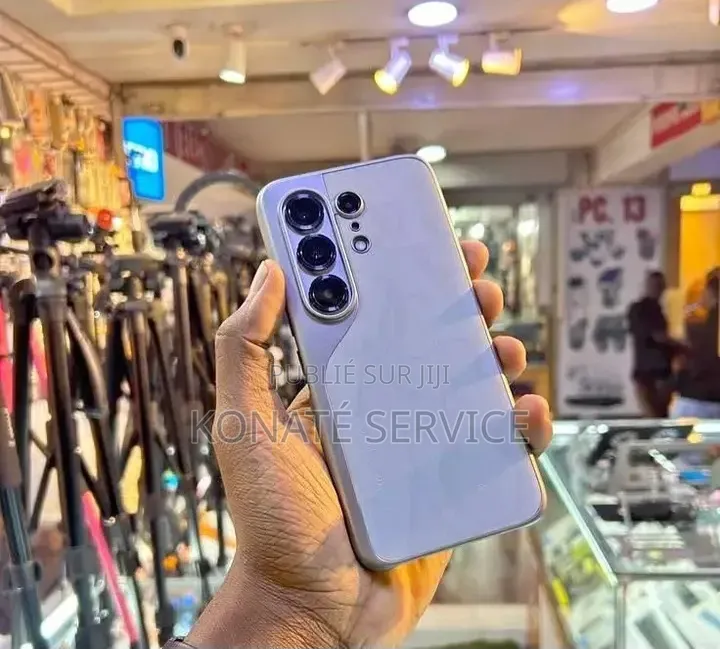 Nouveau Tecno Camon 50 256 GB Violet