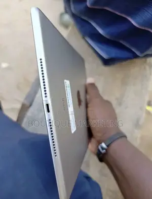 Nouveau Apple iPad (2025) 128 GB Gris