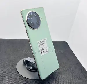 Nouveau Tecno Spark 20 Pro Plus 256 GB Vert