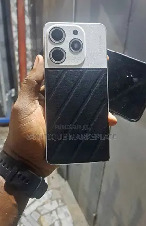 Nouveau Tecno Spark 10 Pro 256 GB Noir