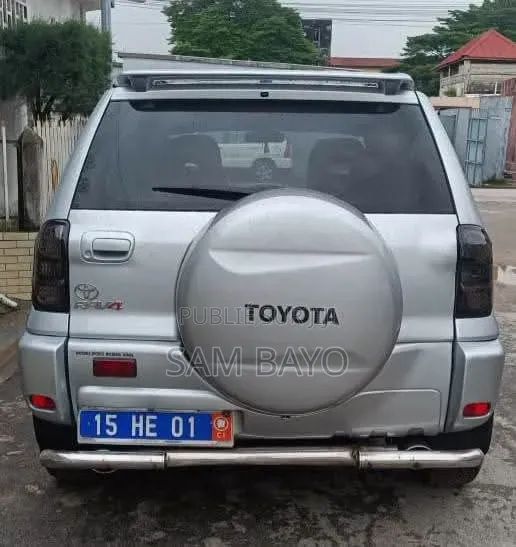 Toyota RAV4 Automatic 2003 Gris