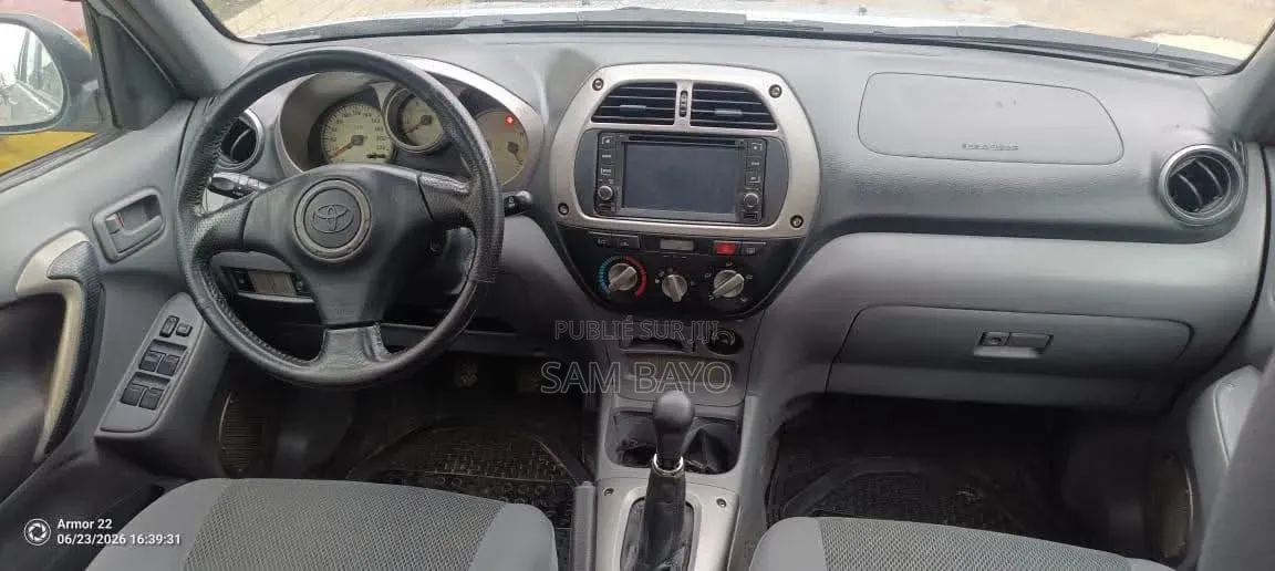 Toyota RAV4 Automatic 2003 Gris