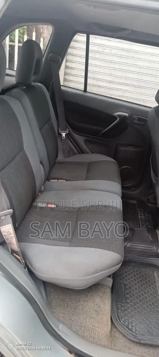 Toyota RAV4 Automatic 2003 Gris