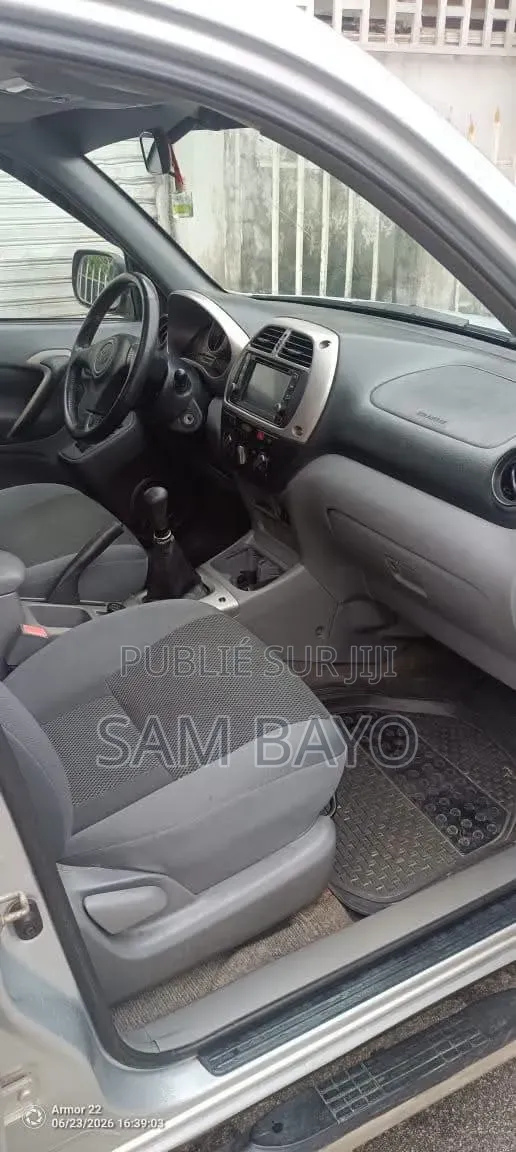 Toyota RAV4 Automatic 2003 Gris