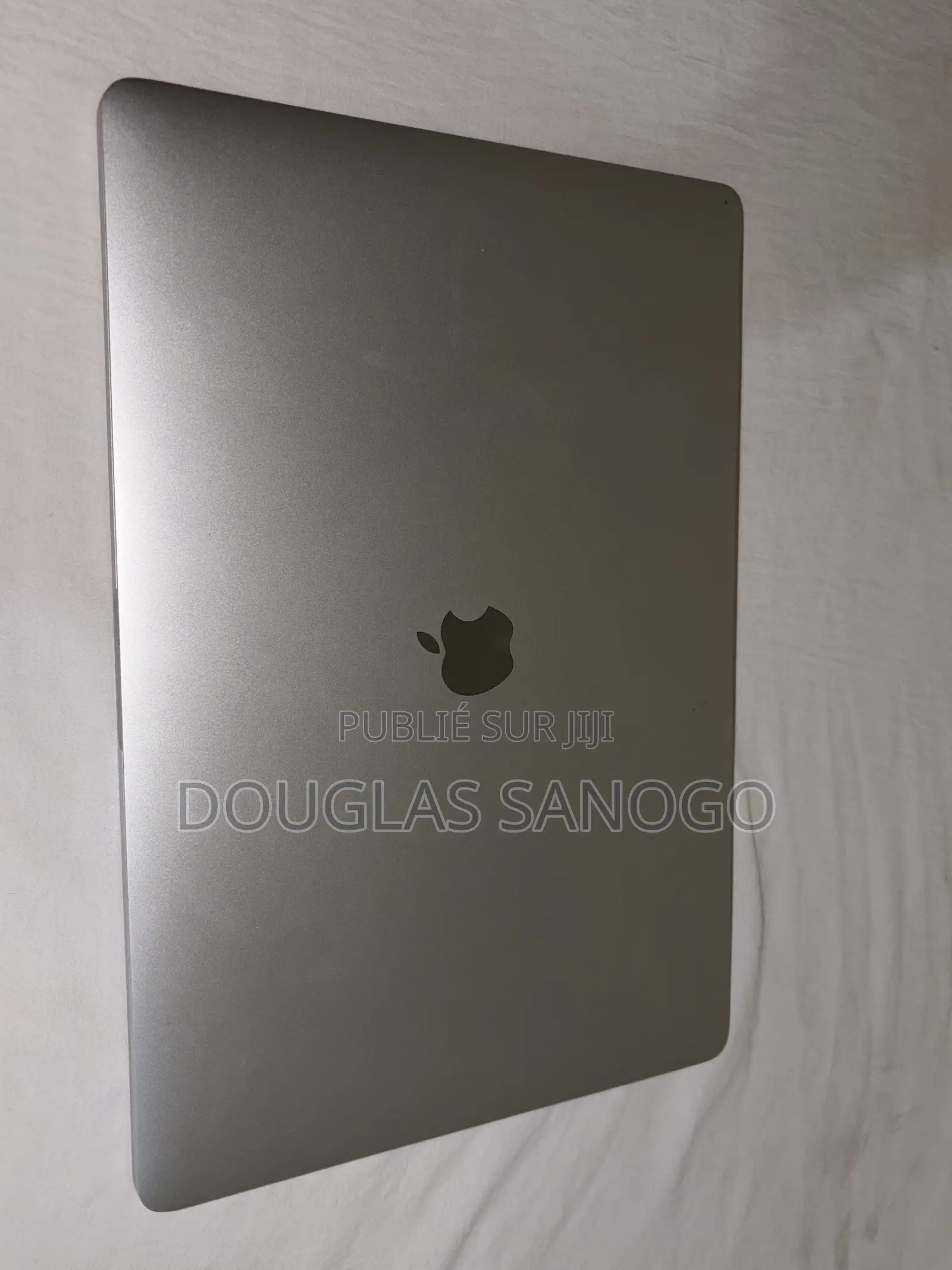 Nouveau Apple MacBook Pro 2019 16GB Intel Core i9 SSD 512GB
