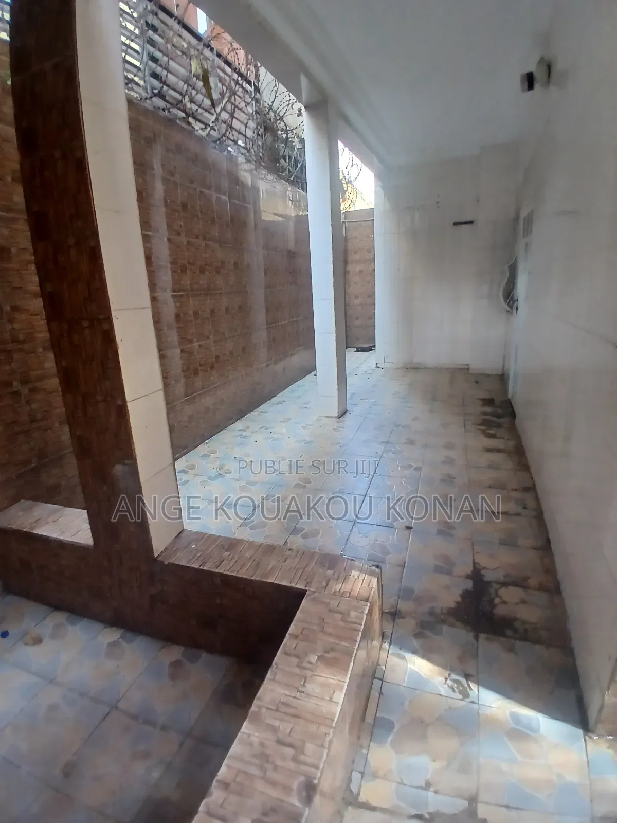 4chbre Duplex dans Ange Immobilier, Cocody à Louer