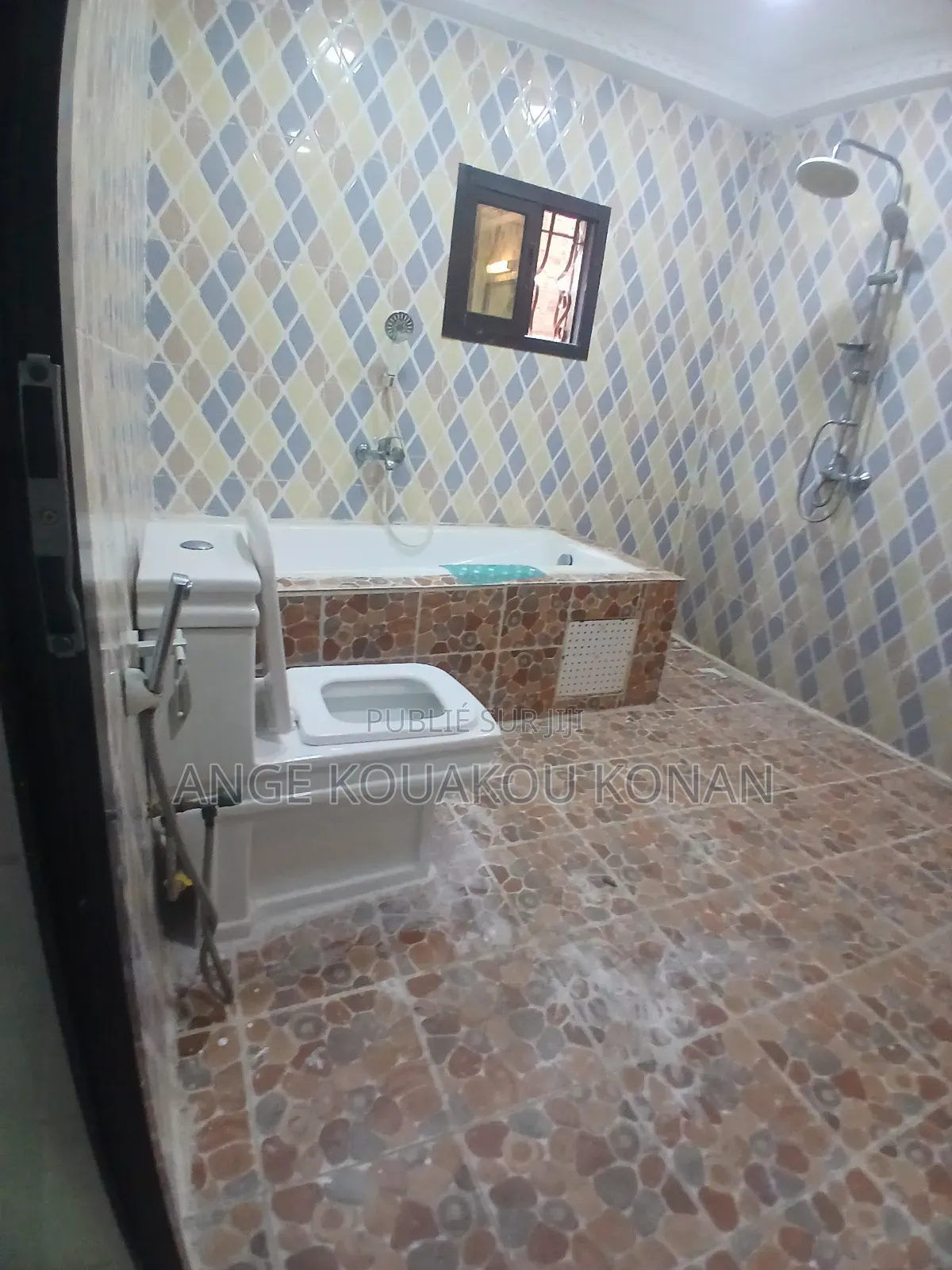 4chbre Duplex dans Ange Immobilier, Cocody à Louer