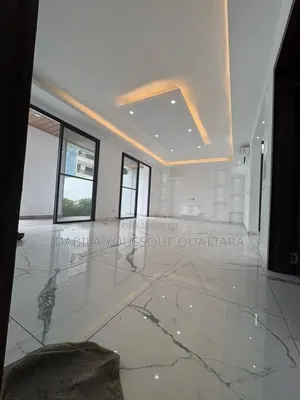 5chbre Duplex dans Ouattara Dabil, Cocody à Louer