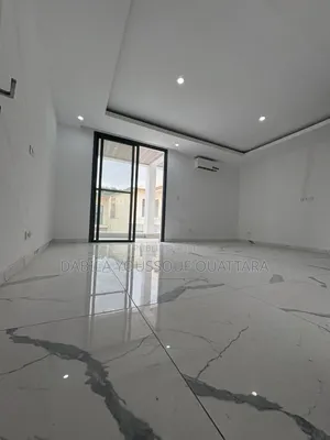 5chbre Duplex dans Ouattara Dabil, Cocody à Louer