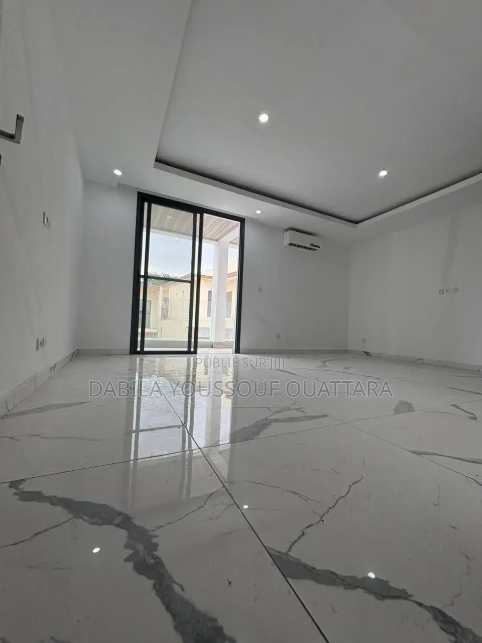 5chbre Duplex dans Ouattara Dabil, Cocody à Louer