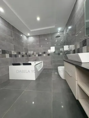 5chbre Duplex dans Ouattara Dabil, Cocody à Louer