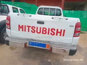 Mitsubishi L200 Club Cab 2.2 4WD 2016 Blanc