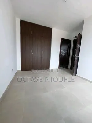 2chbre Appartement dans , Cocody à Vendre