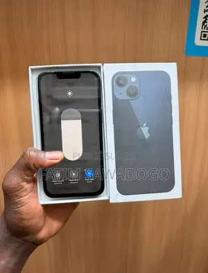 Nouveau Apple iPhone 13 128 GB Noir