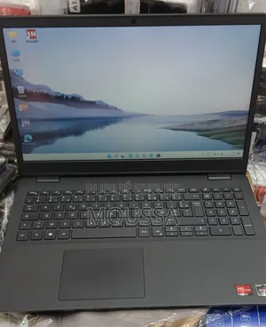 Nouveau Dell Latitude 5400 12GB AMD Ryzen 3 SSD 512GB