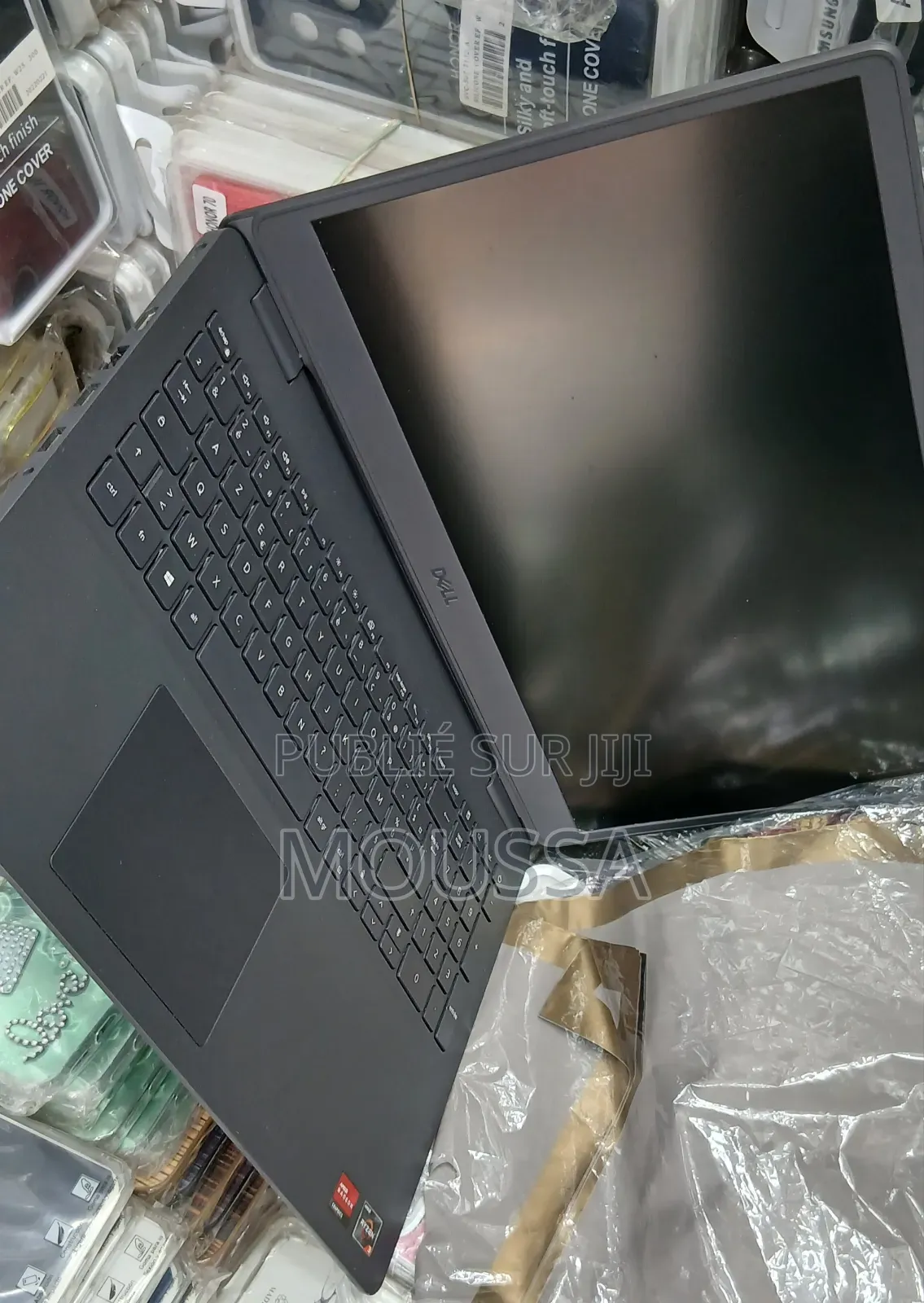 Nouveau Dell Latitude 5400 12GB AMD Ryzen 3 SSD 512GB